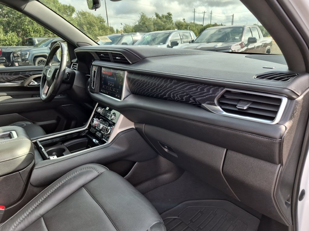 Used 2021 GMC Yukon Denali w/ Denali Premium Package RWD image 38