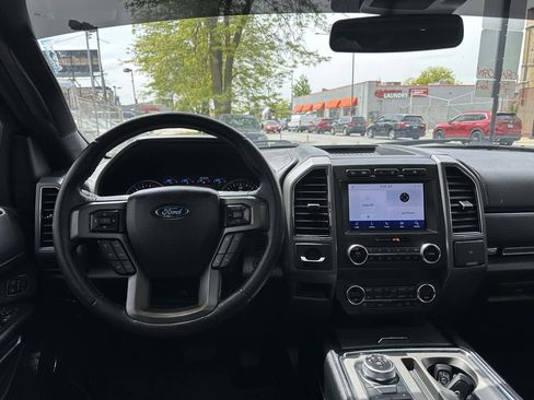Used 2020 Ford Expedition XLT w/ Equipment Group 202A AWD/4WD image 20