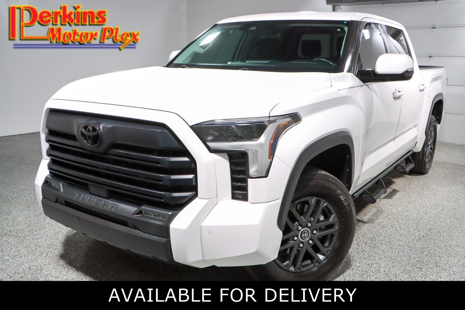 Used 2024 Toyota Tundra SR5 w/ SR5 Convenience Package AWD/4WD image 1