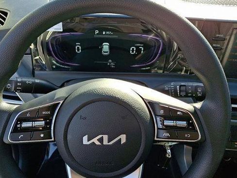 New 2026 Kia Seltos LX image 9