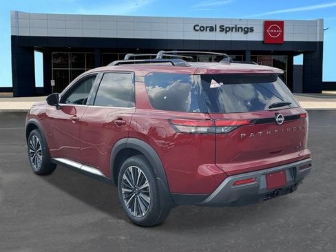 New 2026 Nissan Pathfinder Platinum FWD image 2