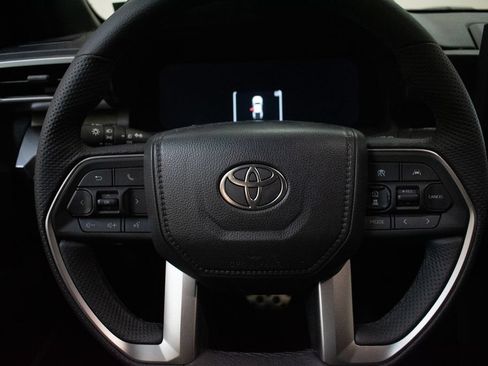 Used 2026 Toyota Tacoma TRD Sport AWD/4WD image 11