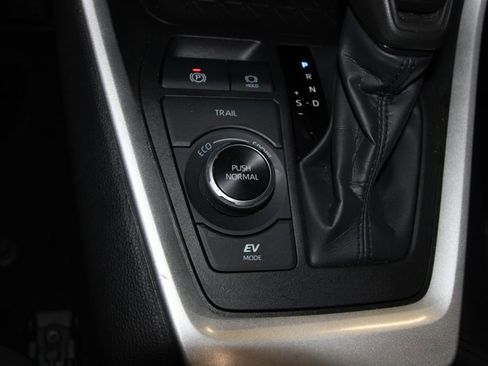 Used 2024 Toyota RAV4 XLE image 18