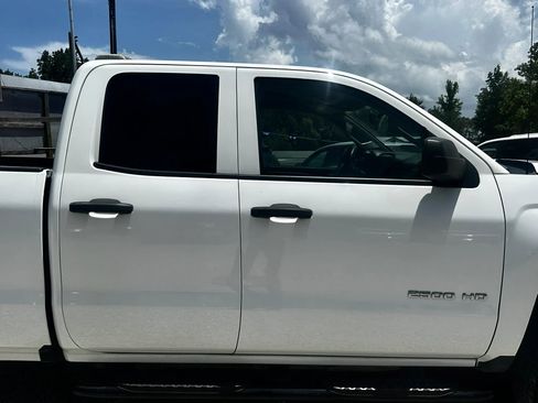 Used 2018 Chevrolet Silverado 2500 W/T AWD/4WD image 15