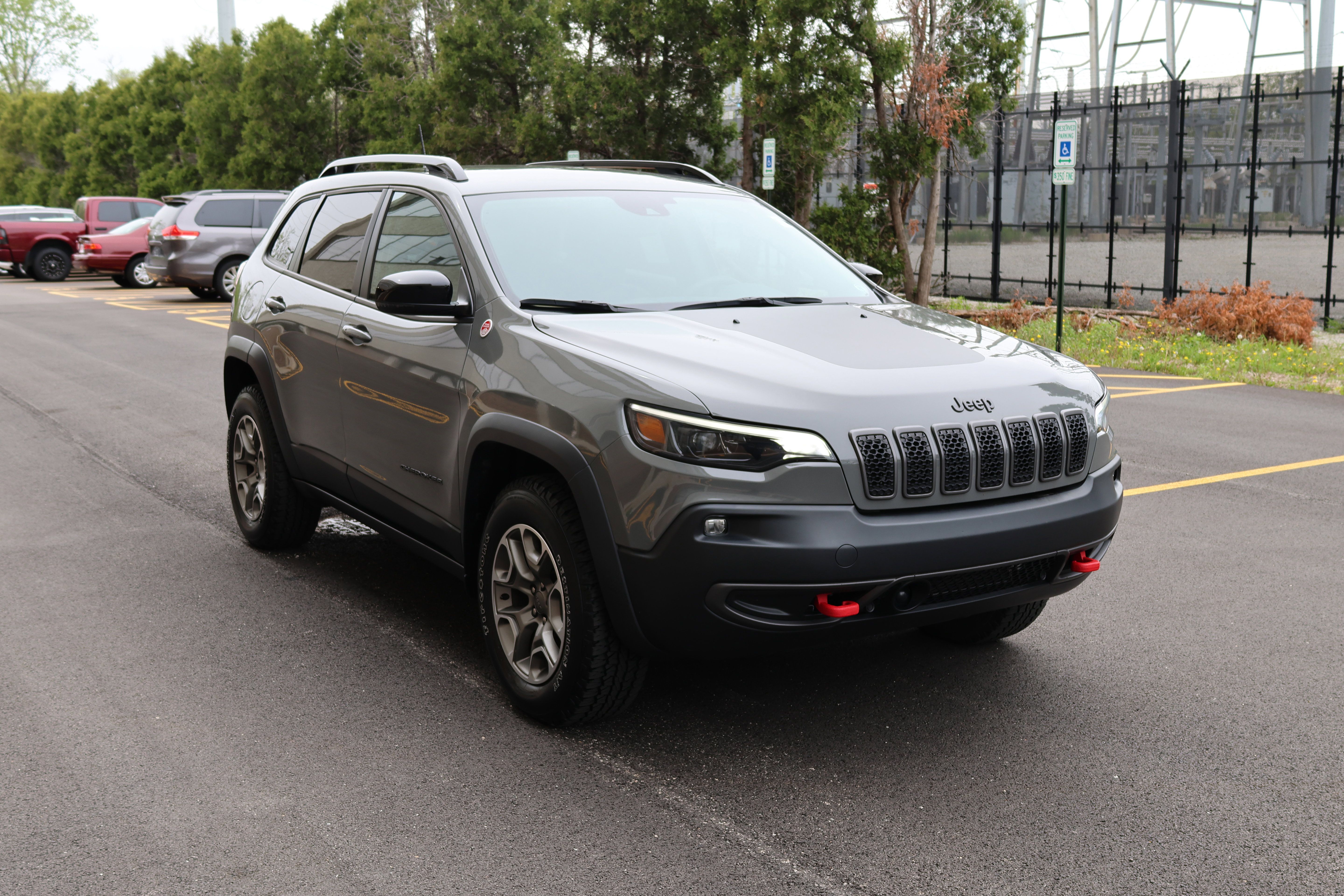 Used 2022 Jeep Cherokee Trailhawk AWD/4WD image 1