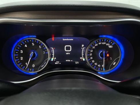 Used 2018 Chrysler Pacifica Touring-L Plus image 23