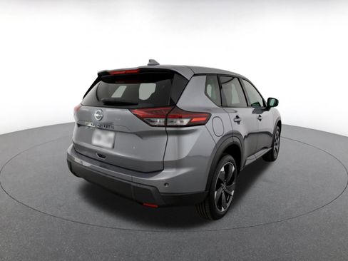 Used 2025 Nissan Rogue SV FWD image 8
