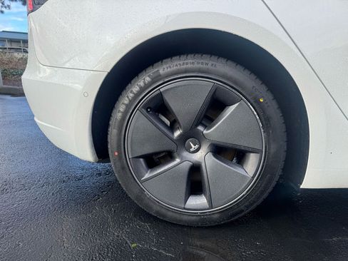 Used 2020 Tesla Model 3 Standard Range Plus image 24