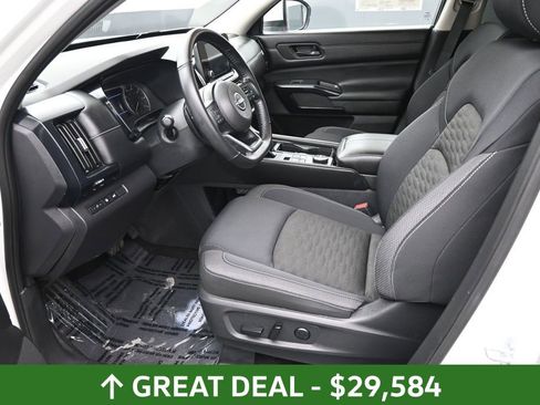 Used 2025 Nissan Pathfinder SV AWD/4WD image 20
