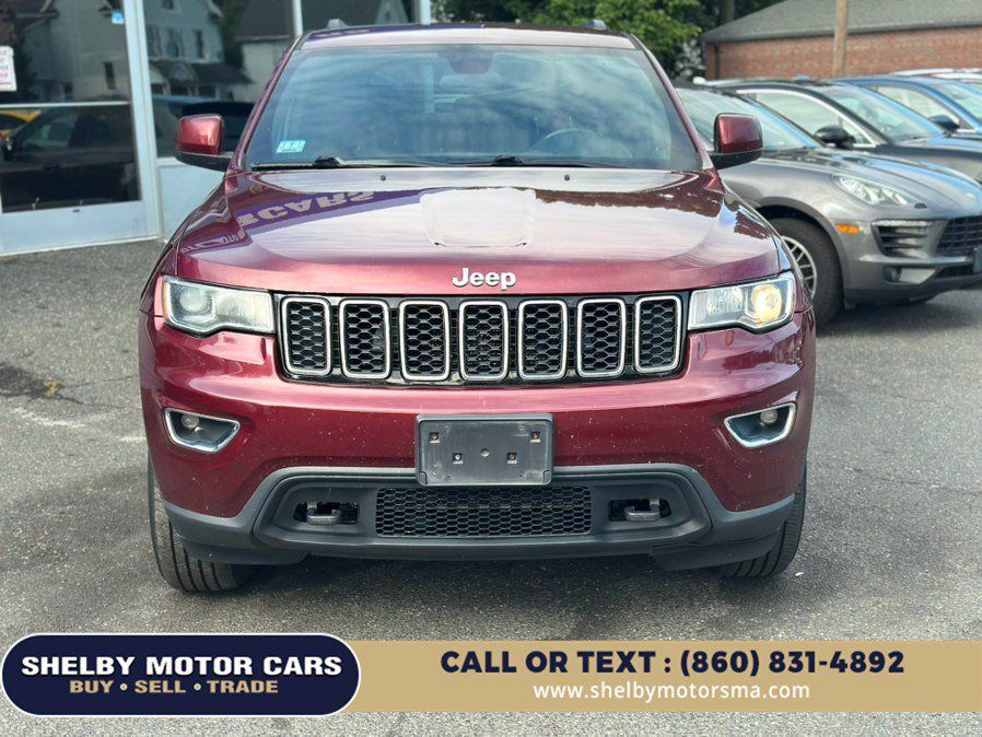 Used 2018 Jeep Grand Cherokee Laredo AWD/4WD image 2