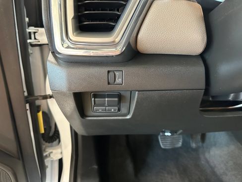 Used 2024 GMC Canyon Denali AWD/4WD image 22