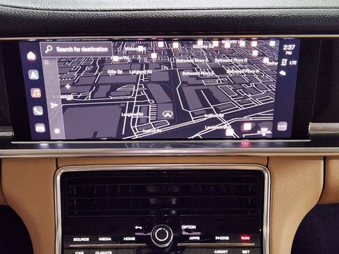 Used 2022 Porsche Panamera image 36