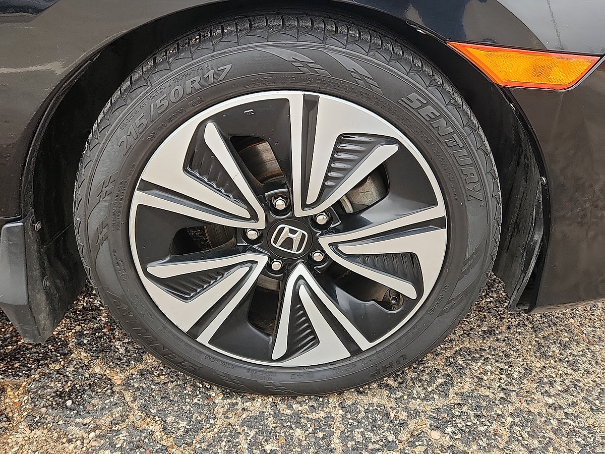 Used 2018 Honda Civic EX-T image 9