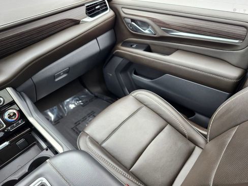 Used 2023 GMC Yukon Denali w/ LPO, Floor Liner Package AWD/4WD image 13