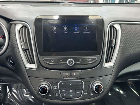 Used 2025 Chevrolet Malibu LT FWD image 10