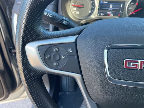 Used 2024 GMC Terrain SLE w/ Elevation Edition image 13