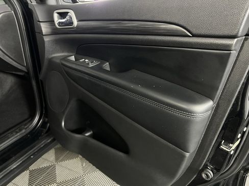 Certified 2021 Jeep Grand Cherokee Laredo X image 32