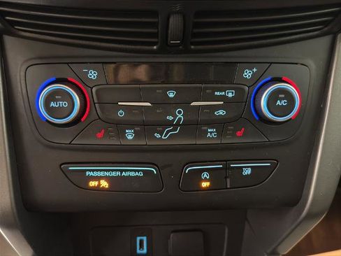 Certified 2018 Ford Escape SE FWD image 5