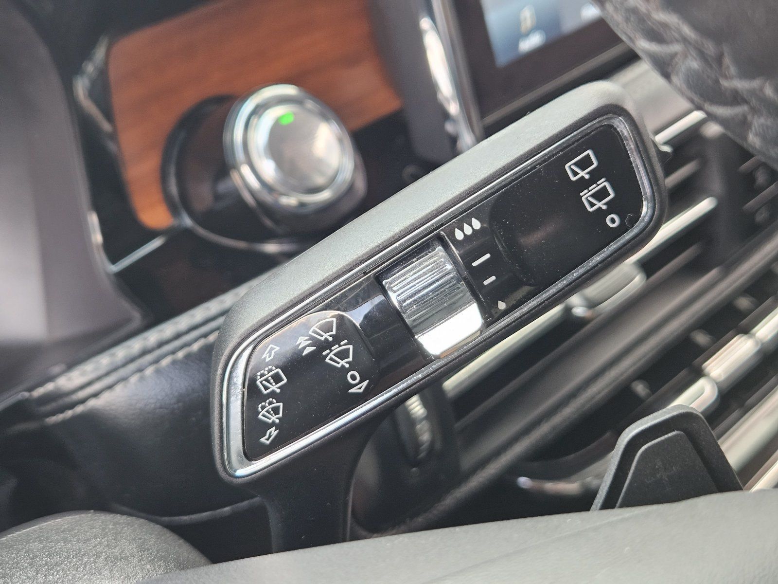 Used 2021 Lincoln Corsair Reserve FWD image 27