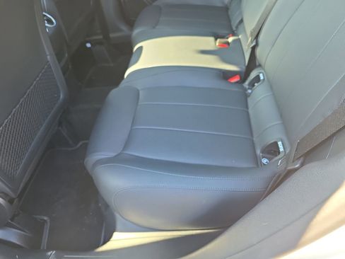 Certified 2025 Mercedes-Benz GLA 250 250 4MATIC image 18