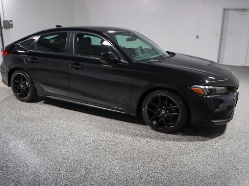 Used 2023 Honda Civic Sport image 6