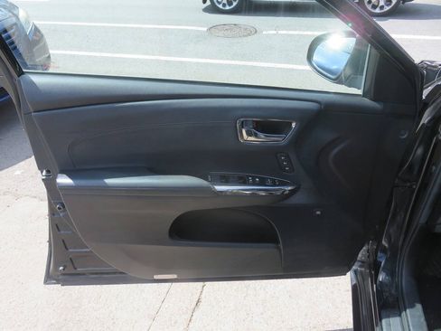 Used 2016 Toyota Avalon Limited w/ Toyota Safety Sense Package FWD image 25