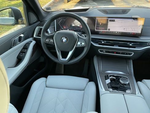 Used 2026 BMW X5 xDrive40i w/ Premium Package image 8