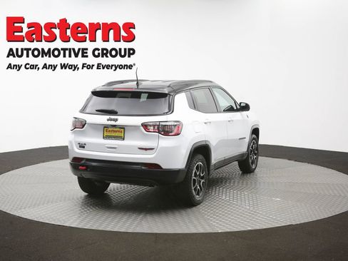 Used 2024 Jeep Compass Trailhawk AWD/4WD image 39