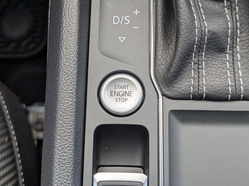 Used 2023 Volkswagen Atlas Cross Sport SE w/ Panoramic Sunroof Package FWD image 33