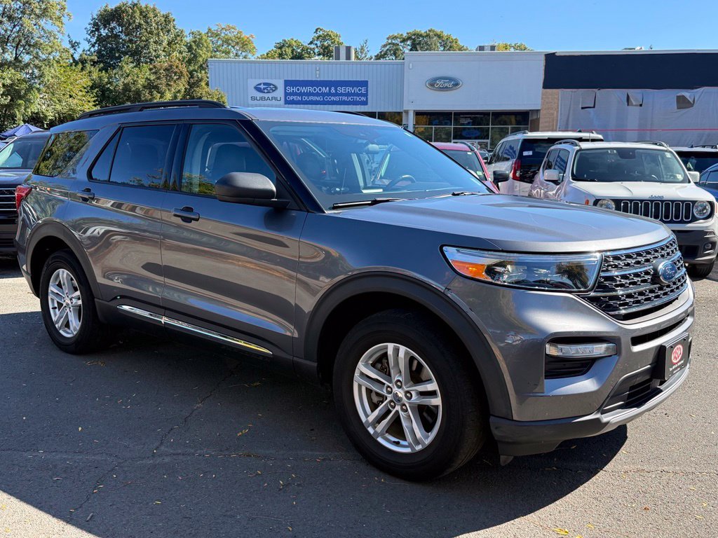 Used 2022 Ford Explorer XLT w/ Equipment Group 202A AWD/4WD image 4