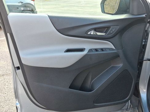 Used 2023 Chevrolet Equinox LS w/ LS Convenience Package image 12