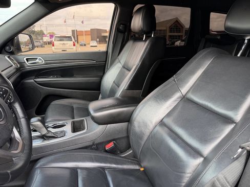 Used 2018 Jeep Grand Cherokee Limited image 9