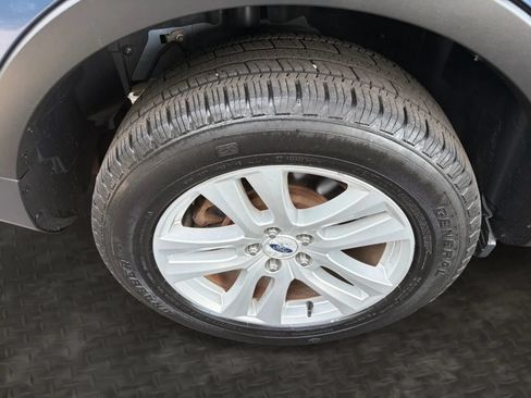 Used 2019 Ford Explorer XLT w/ Equipment Group 202A AWD/4WD image 42