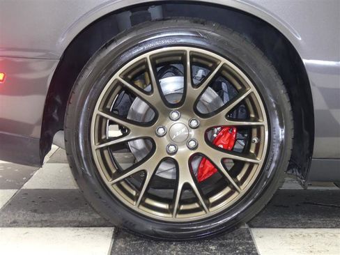 Used 2015 Dodge Challenger SRT Hellcat image 30