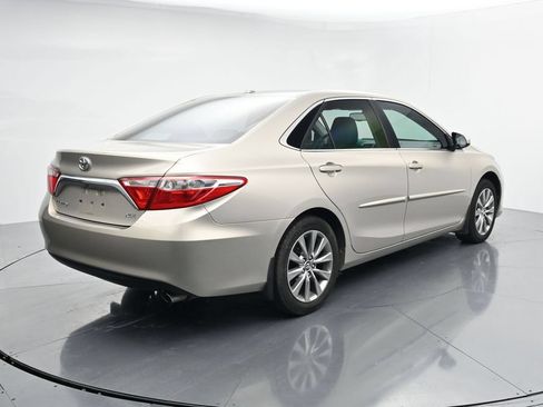 Used 2017 Toyota Camry XLE w/ Moonroof Package FWD image 7