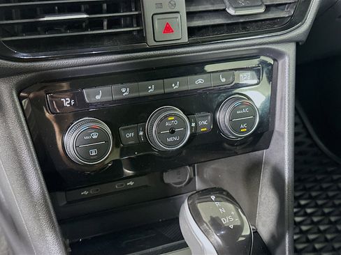 Used 2024 Volkswagen Taos SE image 24