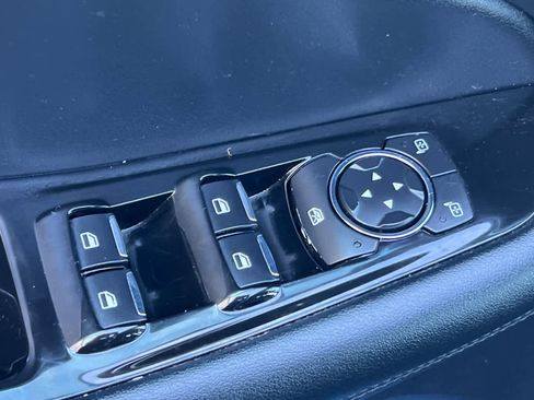 Used 2020 Ford Edge SEL image 13