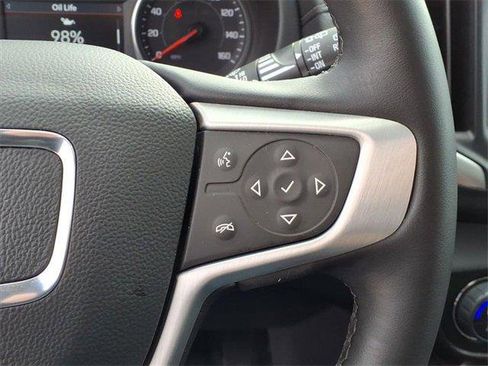 Used 2024 GMC Terrain SLT image 18