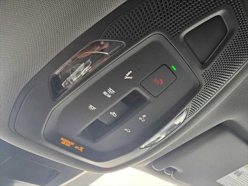 New 2025 Audi Q6 e-tron Premium Plus image 35