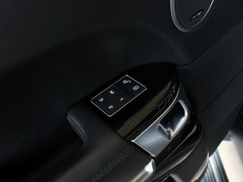 Used 2016 Land Rover Range Rover Autobiography image 23