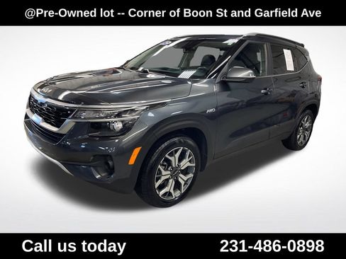 Used 2023 Kia Seltos EX AWD/4WD image 1