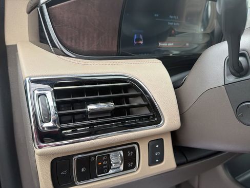 Used 2023 Lincoln Navigator L Reserve image 16