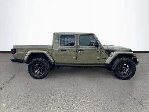 Used 2025 Jeep Gladiator Sport w/ Premium Package AWD/4WD image 8