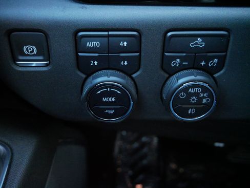 Used 2024 Chevrolet Silverado 1500 LT Trail Boss image 26