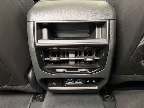 Used 2024 Jeep Grand Cherokee Limited w/ Black Appearance Package image 23