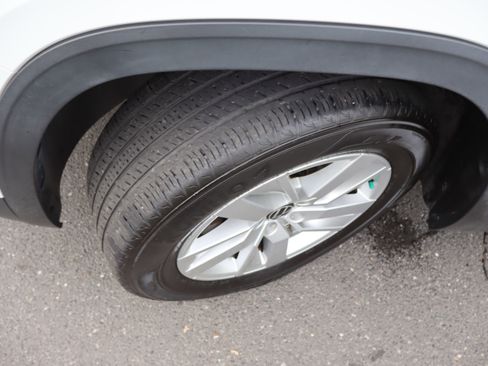 Used 2021 Volkswagen Atlas S image 42