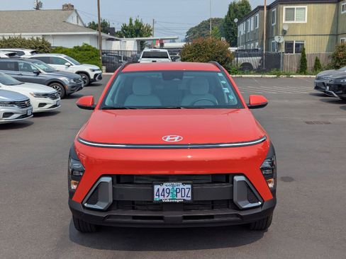 Used 2025 Hyundai Kona SEL AWD/4WD image 8