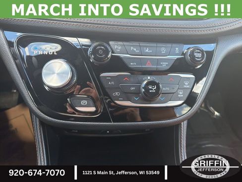 Used 2024 Chrysler Pacifica Pinnacle w/ Trailer Tow Group image 26