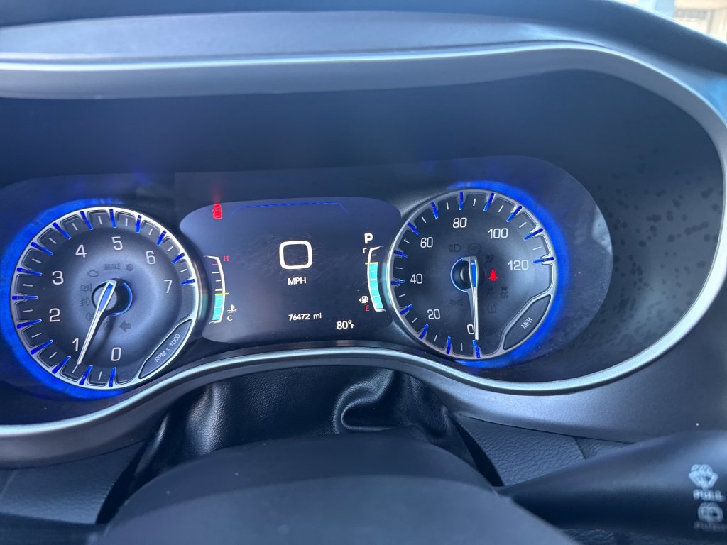 Used 2023 Chrysler Pacifica Touring-L FWD image 18
