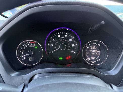 Used 2017 Honda HR-V EX image 10